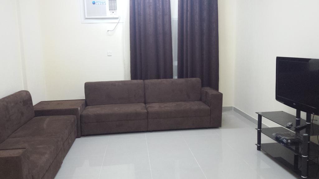 Golden Seasons Furnished Apartment サラーラ 部屋 写真