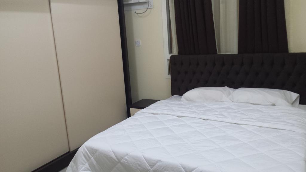 Golden Seasons Furnished Apartment サラーラ 部屋 写真